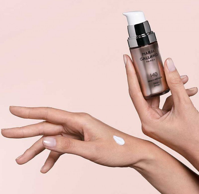 Face_140_serum_sensirepair_3002732_still_life_2_L